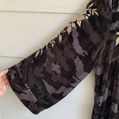 Johnny Was Embroidered Velvet Long Kimono XL Duster Wrap Black & Grey Camo - Picture 5 of 10