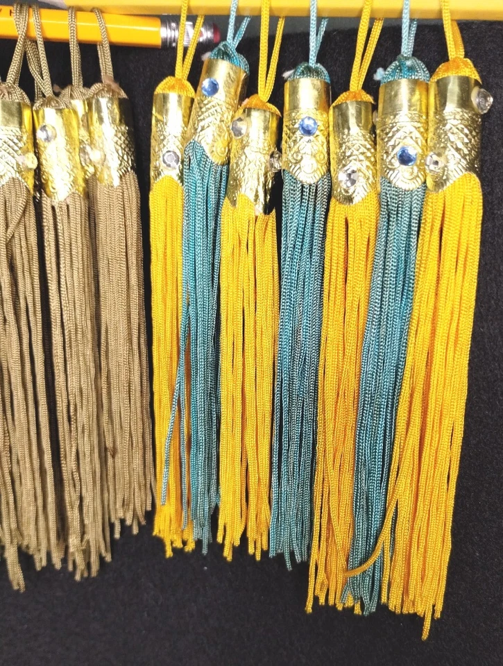 BORLAS ALGUIEN? Lote de 31 24 bandas y pedrería de oro, 4 amarillo y 3 azul de 5" Foto 4 de 4