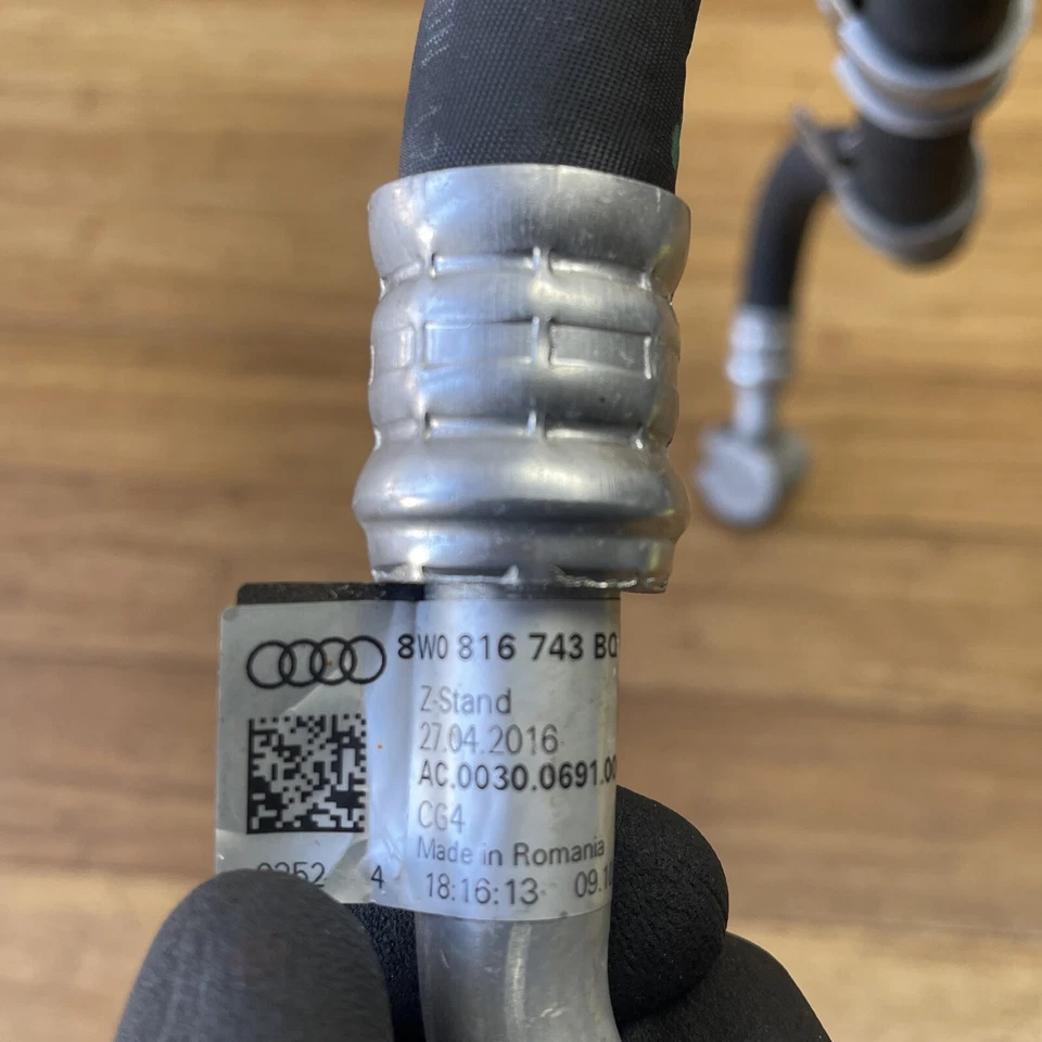 Audi RS5 2018-2024 conjunto de tubería de manguera de aire acondicionado delantero OEM Foto 4 de 4