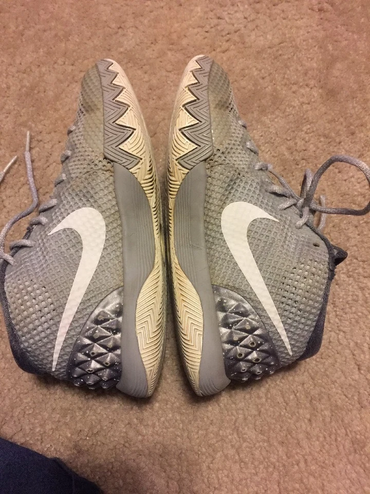 Nike Kyrie 1 Wolf Gris/Blanco-Platino Puro-Azul Marino Medianoche (717219-010) Talla 6 años GDFAS Foto 3 de 4