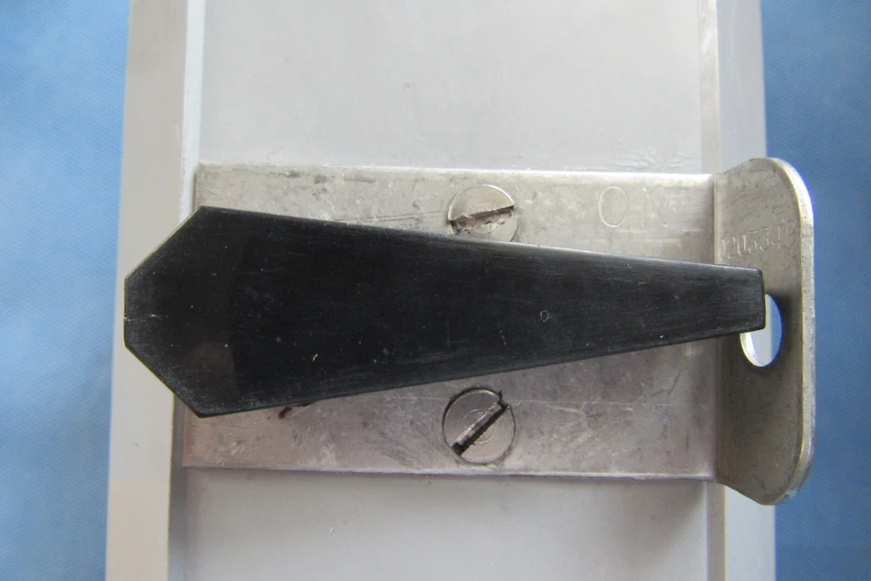 全新 Cooper Crouse Hinds NSSC3 DR02986361 前置操作 1 杆卡扣开关 20 安培 — 第 4/4 张图片