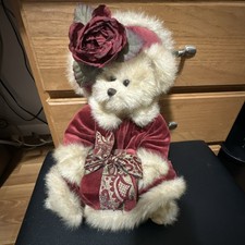 Bearington Collection Xmas Bear With Robe And Gift. Flower headband