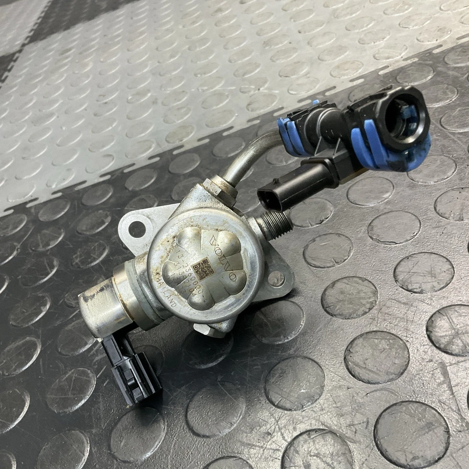 Volvo S60 2015-2018 conjunto de bomba de combustible de alta presión de 2,0 litros OEM Foto 2 de 4