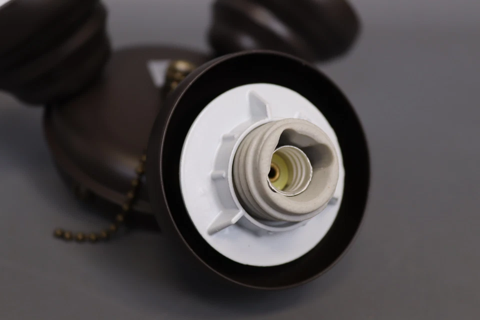 Westinghouse Contempra Trio 42 in. Oil Rubbed Bronze Finish Reversible Blades - Image 4 of 4