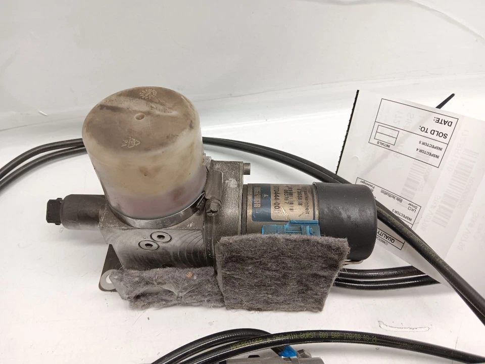 Bomba de cierre de motor hidráulico amortiguador de puntal para maletero Rolls Royce Phantom 04-16 Foto 4 de 4