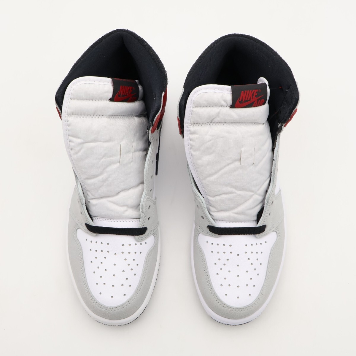 555088-126 Nike Air Jordan 1 High OG Light Smoke Grey Black 555088-126 Nike Air Jordan 1 High OG Light Smoke Grey Black