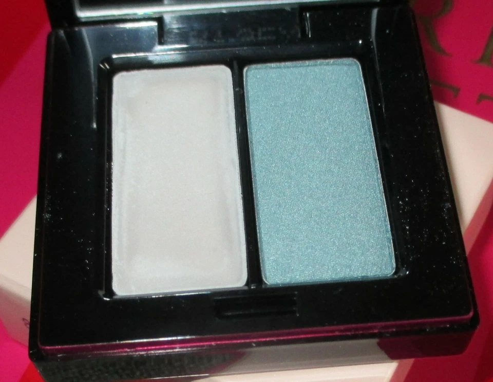 Victoria's Secret Very Sexy Cream/Powder CATWALK Eyeshadow Duo - NEW  - Image 3 of 4