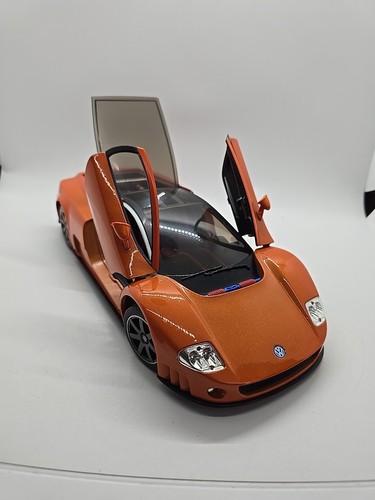 1/18 Road Signatures Volkswagen W12 Nardo Orange - Picture 6 of 8