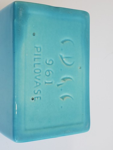 Metlox Vintage 1940s Teal CDGC 961 Pillovase Ceramic Vase - Picture 7 of 12
