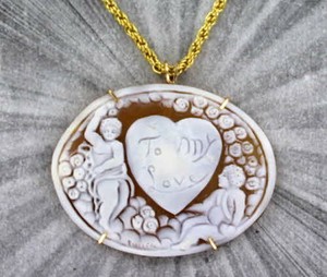 Shell-Cameo-Pendant-Necklace-in-14kt-rolled-gold-by-Pernice-Cupids