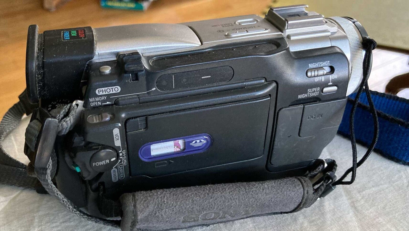 Sony Handycam MiniDV Video Camcorder DCRTRV11 AC adapter, works weak