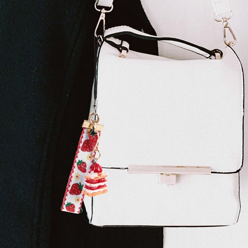 2 Pcs Strawberry Bell Keychain Girl Phone Case Charm Cellphone Lanyard - 第 8/12 張圖片
