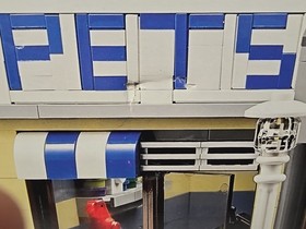 LEGO Creator Expert: Pet Shop 10218 NEW IN PACKAGE 2032 PCS READ 