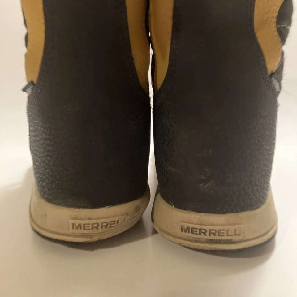 Botas de invierno impermeables Merrell para niños doradas y negras talla 3 Foto 2 de 4