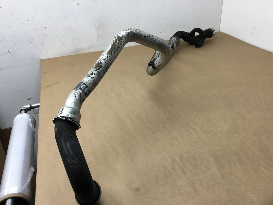 Manguera de tubería de retorno de refrigerante trasero izquierdo Porsche Cayman S 2009 06-12;:Y Foto 4 de 4