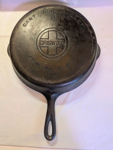 griswold #8 cast iron skillet, 704 k