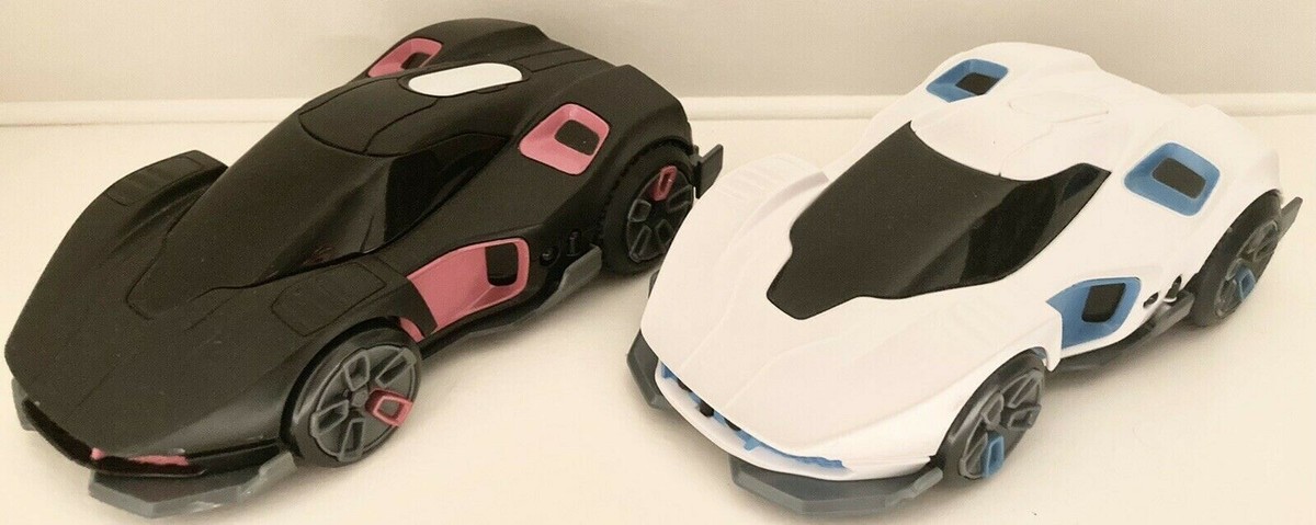 Great Condition Phone Controlled Cars WowWee REV Vehicles battle cars and  ramp