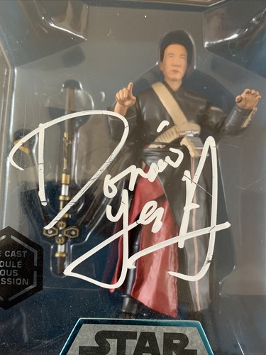 DONNIE YEN ~ CHIRRUT IMWE ~ STAR WARS SIGNIERTE DISNEY DIE CAST ACTIONFIGUR - Bild 2 von 11