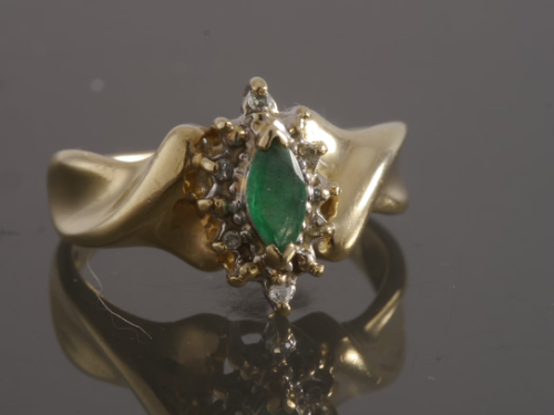 Estate Vintage 10K Gelbgold Natur Marquise Smaragd Diamant Bypass Ring