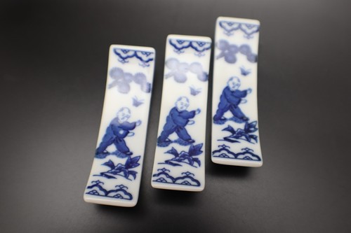 Porcelain CHOPSTICK / KNIFE REST Set of 8 Blue & White 3 Different Patterns - Picture 4 of 10