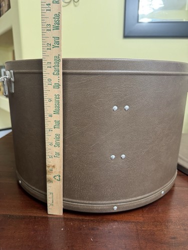 2 Resistol Cowboy Hats and Metal Round Hat Box Size 7 ( W1167 , W8092) - Picture 3 of 18