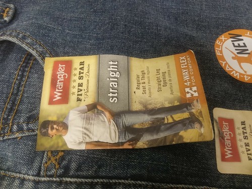 NWT Wrangler Boys 10 Regular Straight Fit Jeans Enchanted Blue 5SCBWE2 - Picture 3 of 6