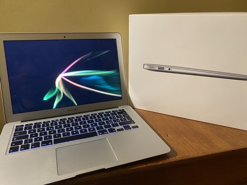 Apple MacBook Air 13,3" (Intel Core i5, 1.60GHz, 4GB RAM, 128GB SSD) Notebook - Foto 5 di 10