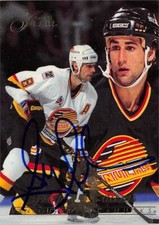 Greg Adams autographed Hockey Card (Vancouver Canucks, SC) 1995 Fleer Flair #187