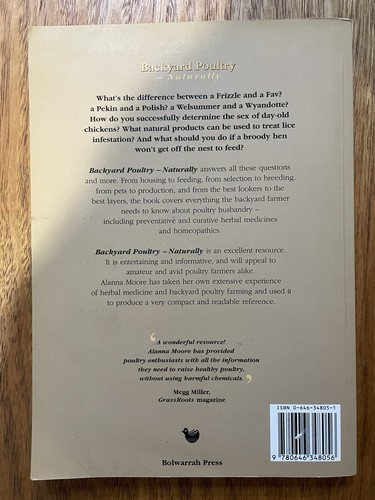 Backyard Poultry Naturally by Alanna Moore (Paperback, 2011) Permaculture - Bild 2 von 5