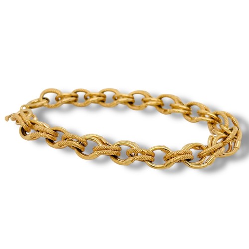 18ct Yellow Gold Hollow Fancy Link Bracelet 20cm 13.5g Preloved - Picture 4 of 14