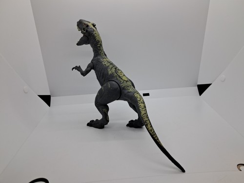 Figura de acción Mattel Jurassic World Fallen Kingdom Roarivores Allosaurus 12" - Imagen 3 de 4