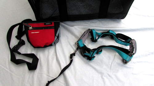 SHERPA DELUXE MEDIUM BLACK CARRIER TOTE w/ HARNESS AND TREAT BAG FOR SMALL DOG - Picture 2 of 3