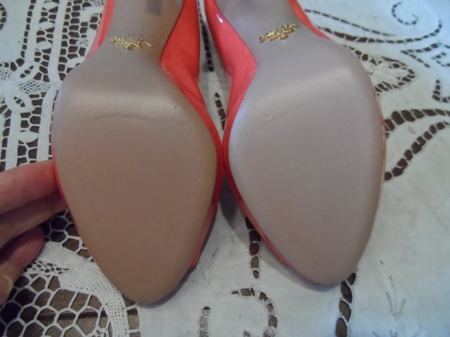 Nuevos zapatos de salón Prada de charol de becerro rosa con punta abierta talla 38,5B - Imagen 16 de 18