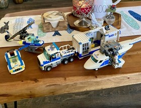 LEGO City Police Mobile Command Center set (60139