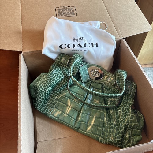 LEER Bolso Cartera Coach Verde Genuino Cuero Repujado Asas Superiores #13919 - Imagen 2 de 24
