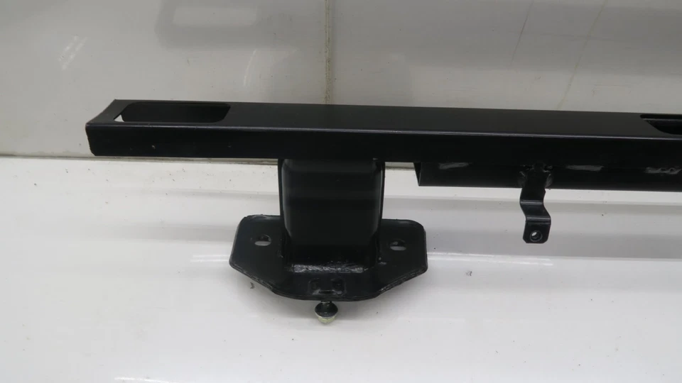 Barra de refuerzo de parachoques trasero Ram Promaster 3500 OEM 2023-2025 Foto 2 de 4