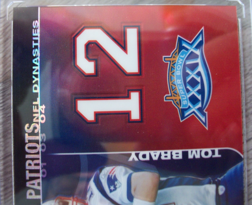 2008 TOPPS CHROME TOM BRADY BLACK REFRACTOR SSP /199 N/M OR BETTER W/MAG CASE - Picture 3 of 5