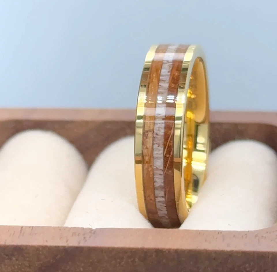 Anillo de madera de roble y cuerno de ciervo de barril de whisky anillo de tungsteno dorado regalo esposo-esposa Foto 4 de 4