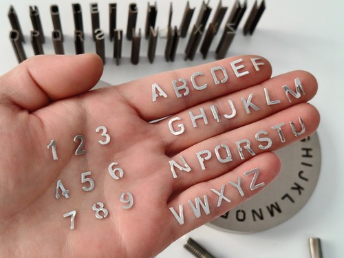 Taglierina a disco alfabeti dalla A alla Z USA 26 punzoni oro argento set gioielliere dado 🥰😁 - Foto 1 di 11