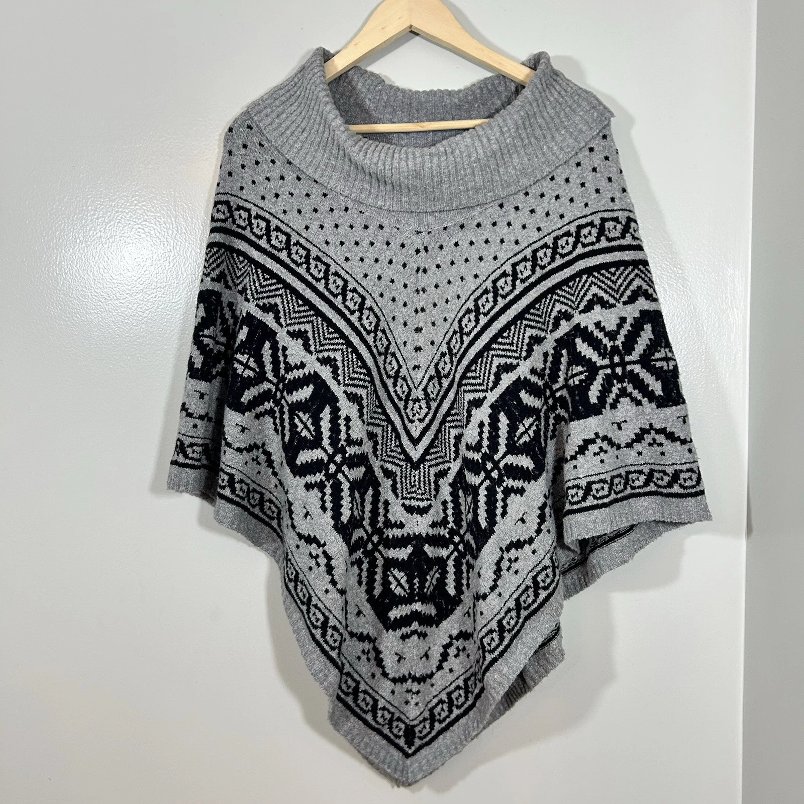 Style & Co. Gray & Black Cowl Neck Sweater Poncho S/M Boho Patterned