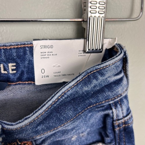 Neu mit Etikett American Eagle Strigid Mom Jeans hoher Bund spitz zulaufend blau Größe 0 25 KURZ - Bild 7 von 11