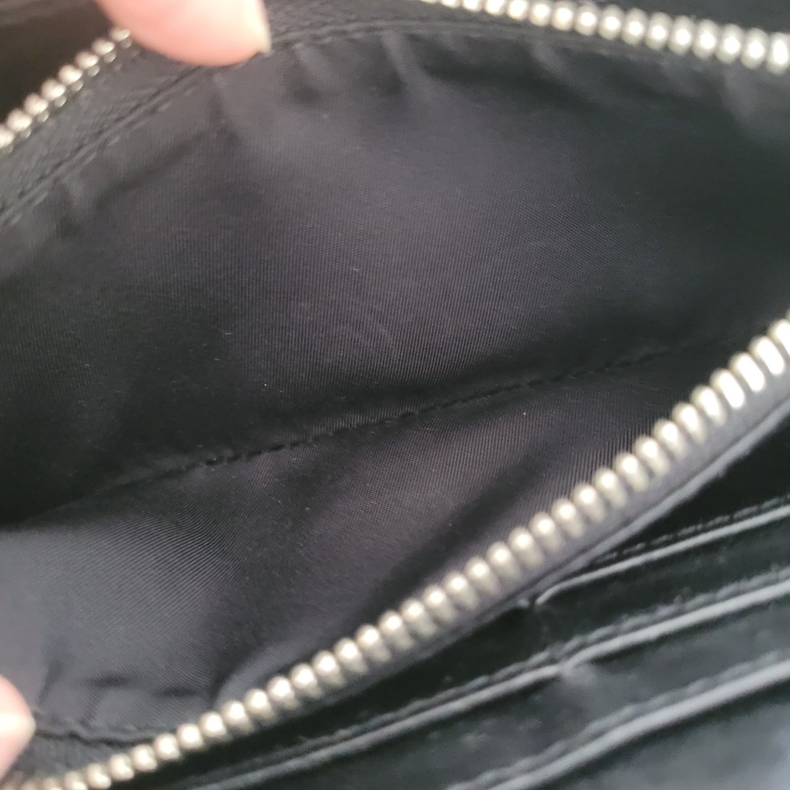 Tory Burch Solid Black Cowhide Leather Zip Around… - image 5