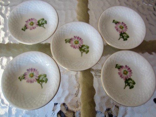 4 BING GRONDAHL B&G Small Round Butter Pats 3 ⅝" PINK DAISIES SCALED RIM - EC - Picture 5 of 8