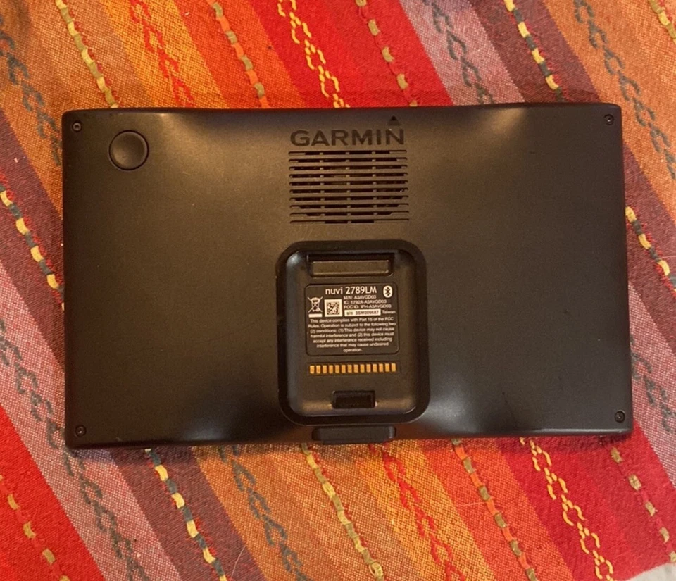 Garmin Nuvi 2789LM GPS with multiple mounts Bundle - Image 4 of 4