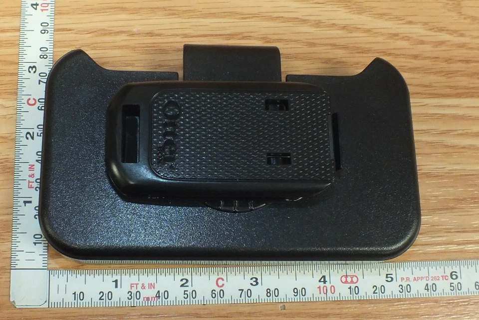 Defender Series OTTER BOX Phone Holster *ONLY* For iPhone 4 & 4S (Black)  - Image 3 of 4