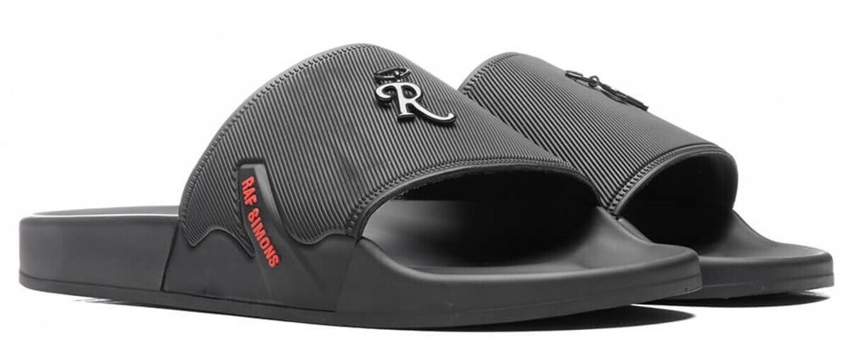 RAF SIMONS アストラロゴスリップオンスライド RAF SIMONS 'Astra' Logo Slide Men's Slip-On Pool Shoe Blk
