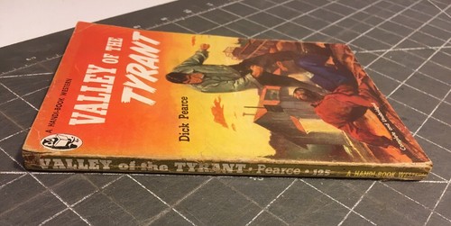 Valley Of The Tyrant by Dick Pearce 1951 Handi-Book #125 VG - Imagen 3 de 8