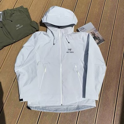 Arcteryx Jacke wasserdicht - weiß - Größe M | neu mit Etikett