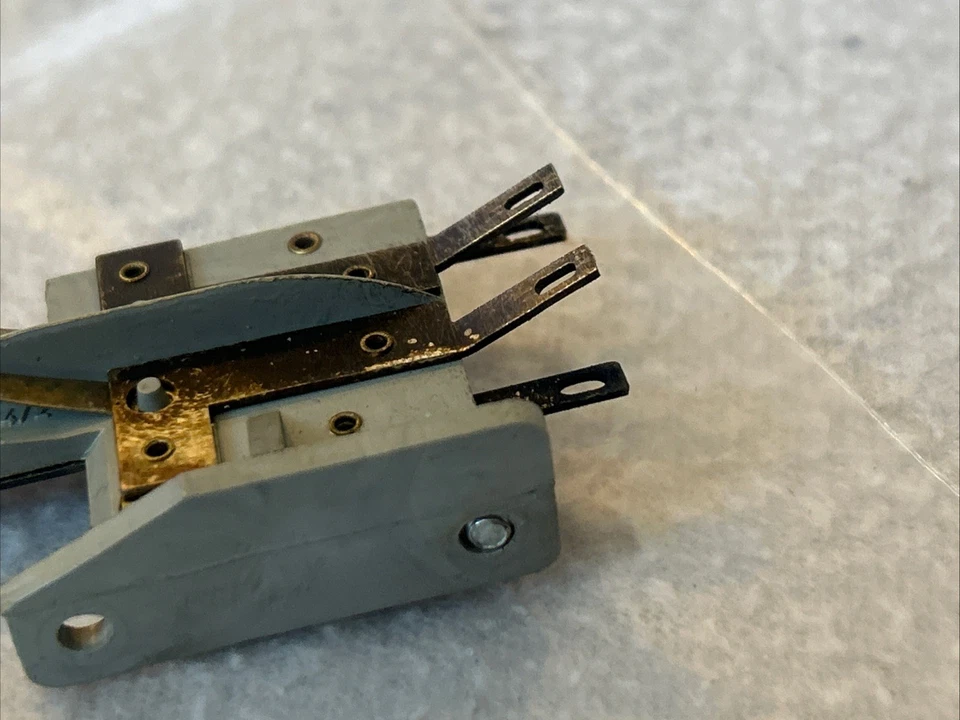 Dual CS 1010 Kurzschließer Stummschaltung Kontakt  CS1010 Plattenspieler - Bild 3 von 4