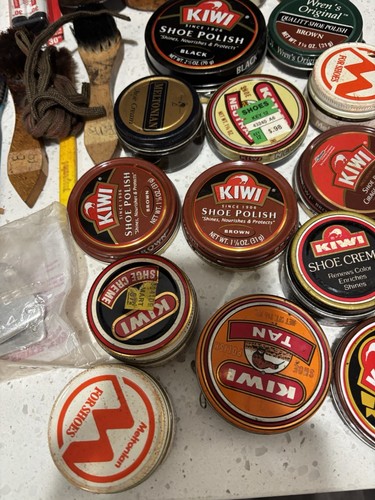 Vintage Lot Boot & Shoe Shine Brushes Buffers Polishers Tins Kiwi Laces - Picture 3 of 23